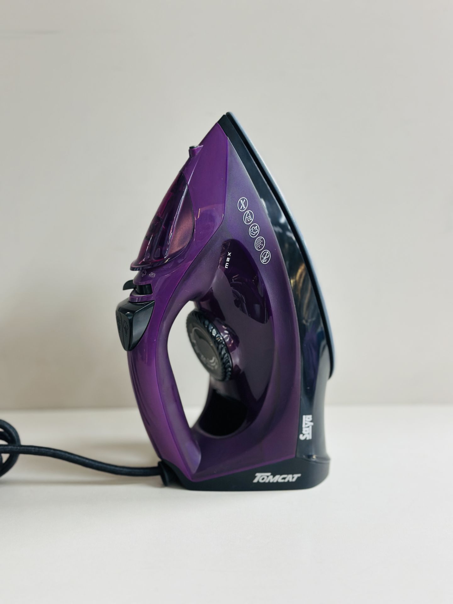اتو بخار کومبات پارس خزر | قدرت بالا، بخاردهی قوی و کیفیت ساخت ایرانی